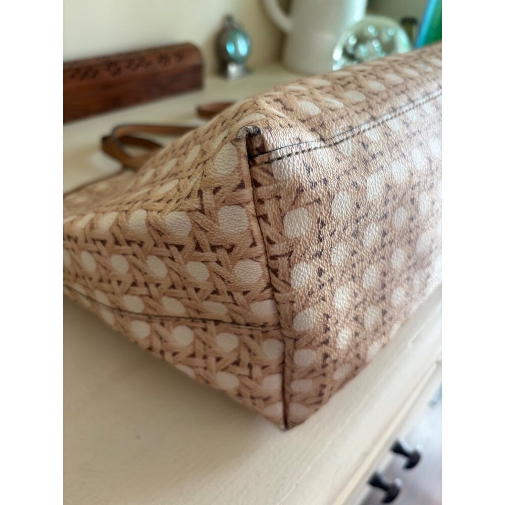 Tory Burch Ever-Ready Zip Beige Tote Bag - Picture 14 of 15